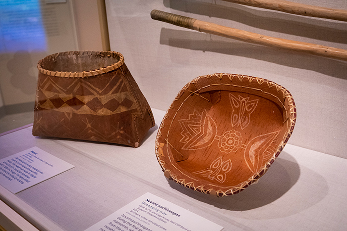 Nooshkaachinaagan (winnowing tray).